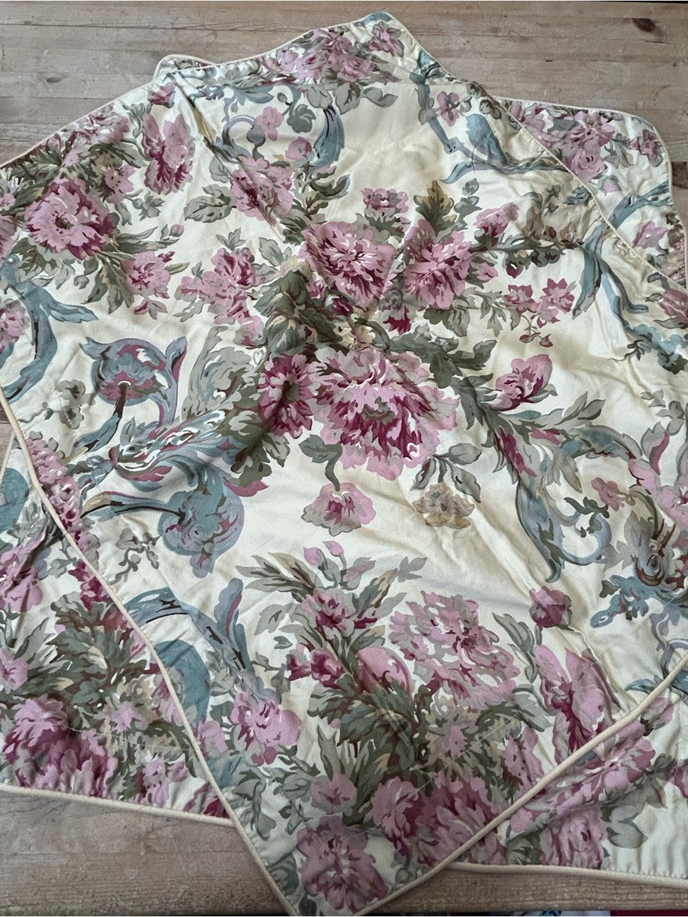 2 Chaps Floral Vintage Pillow Shams